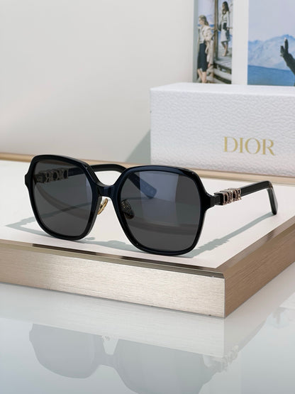 DIOR CD DiorTreasure S1F Square  Sunglasses ✨