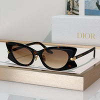 DIOR Dior DiorButterfly S2F Black Rectangular Sunglasses ✨