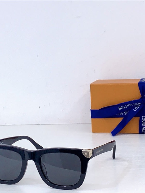 Louis Vuitton Z3231U LV Heritage Square Sunglasses ✨