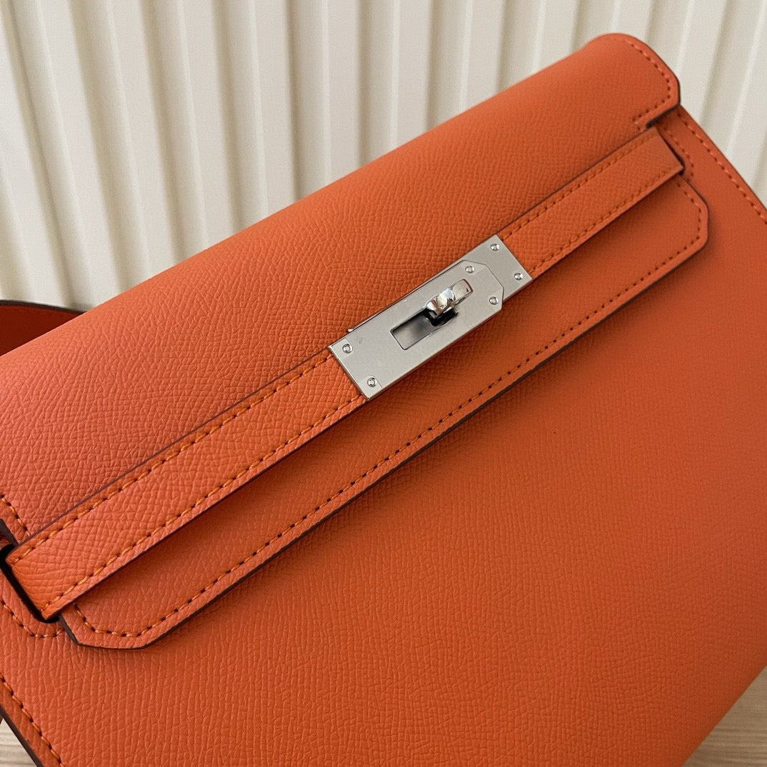 HERMES Kelly Depeches 25 Pouch Togo  ✨