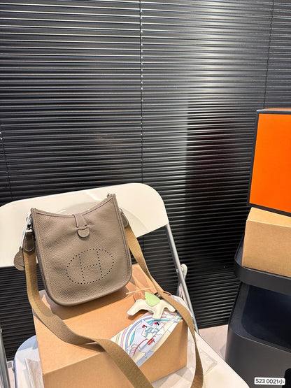 HERMES mini Evelyne 29 shoulder bag ✨ - onlinechics.com