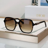 DIOR CD DiorTreasure S1F Square  Sunglasses ✨