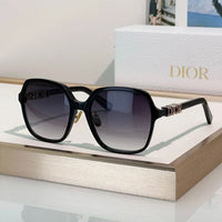 DIOR CD DiorTreasure S1F Square  Sunglasses ✨