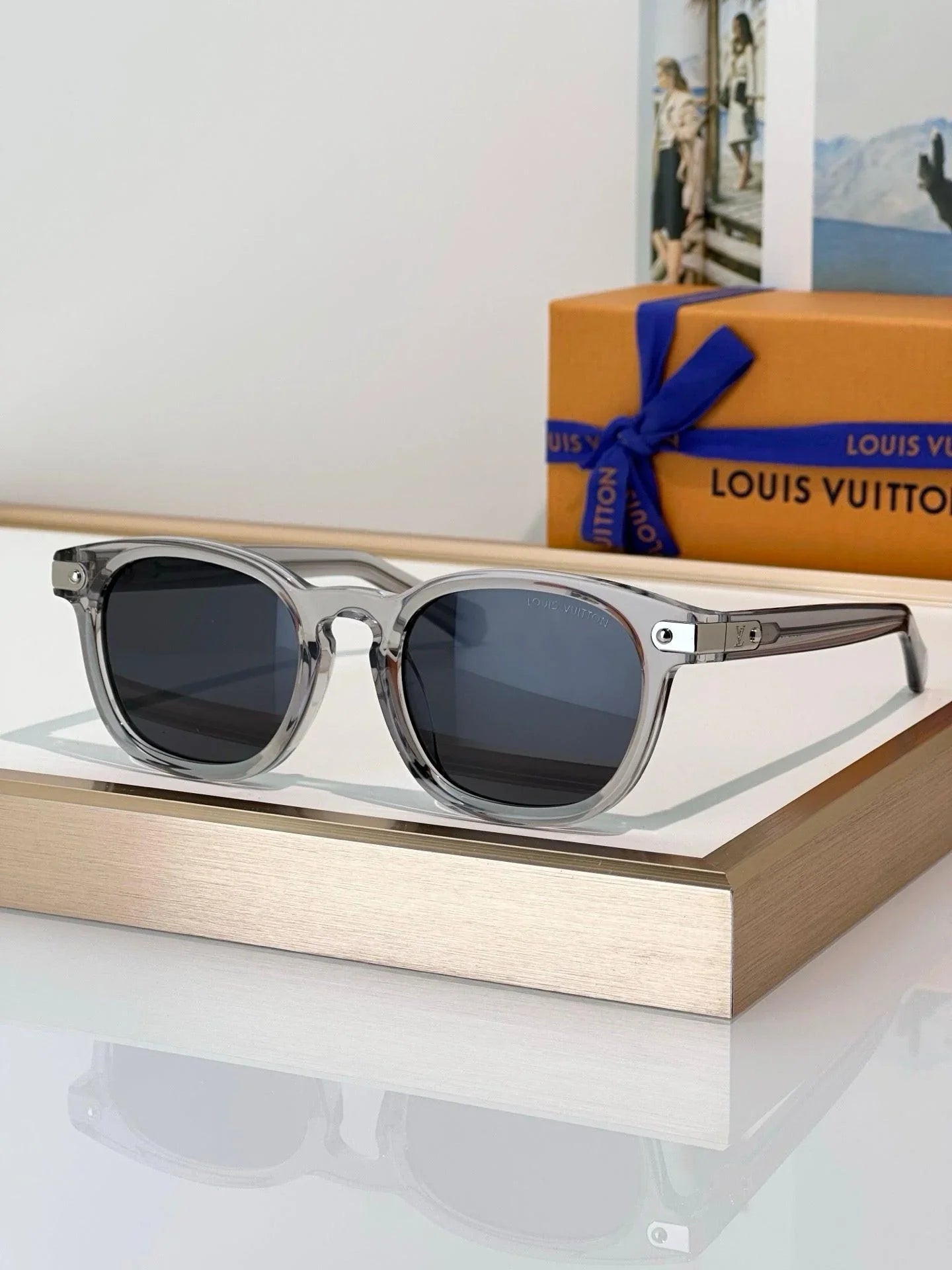 Louis Vuitton Z2381U-Z2655U LV Signature Square Round Photochromic 