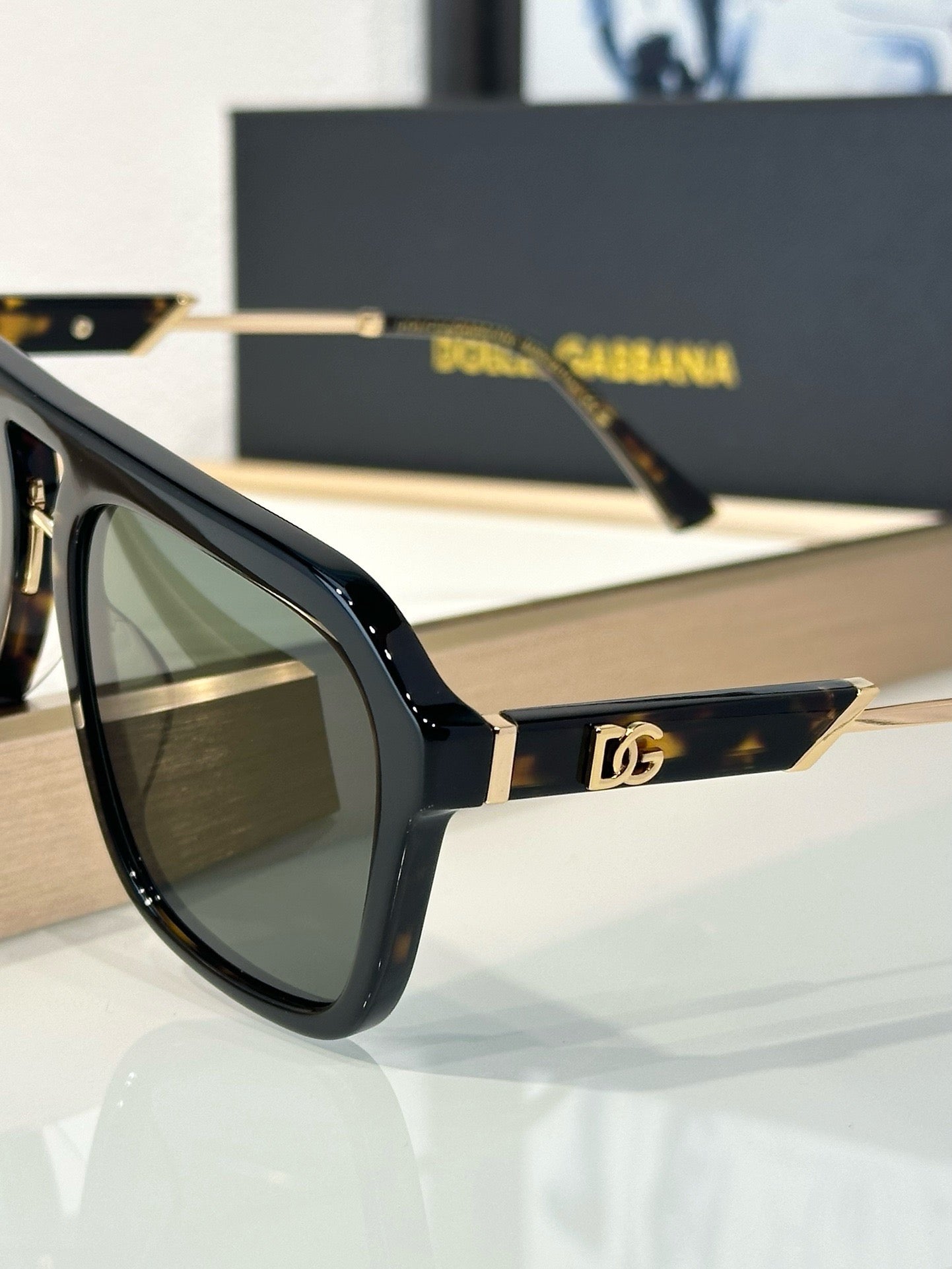 Dolce & Gabbana DG 8896 61mm Polarized Square Men's Sunglasses ✨