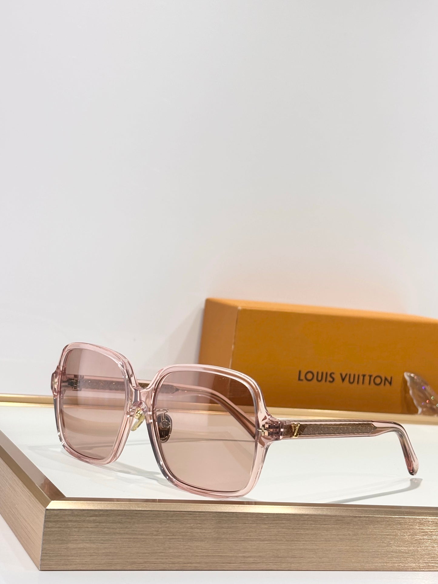 Louis Vuitton Z3044E LV Aura Square Sunglasses  ✨