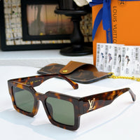 Louis Vuitton Z1579W LV Clash Square Sunglasses ✨