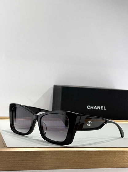 CHANEL 5430 Cat Eye Shape Sunglasses   🖤