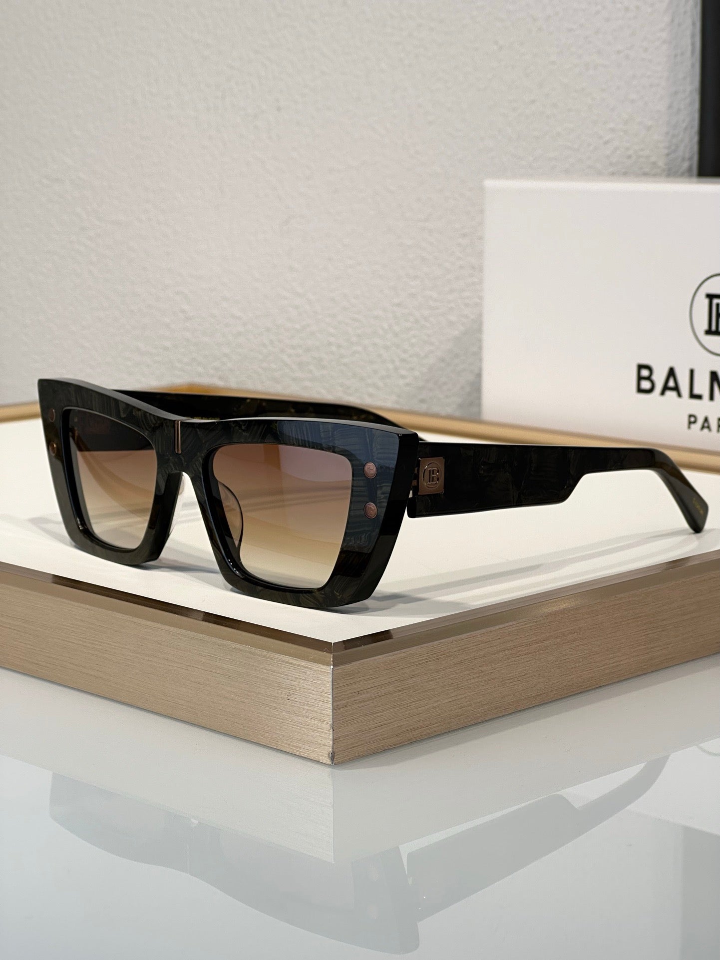 Balmain B-Eye BPS-156A-54 Unisex Sunglasses  ✨