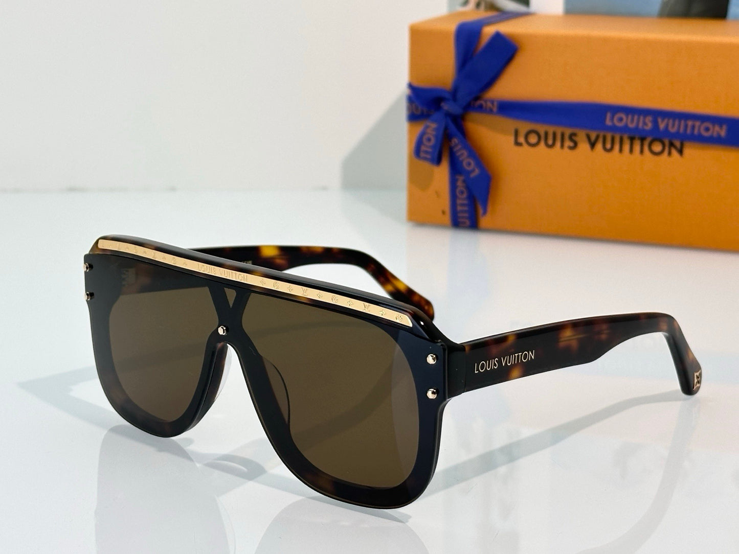Louis Vuitton Z2878U LV Waimea Mask Round  Sunglasses  ✨