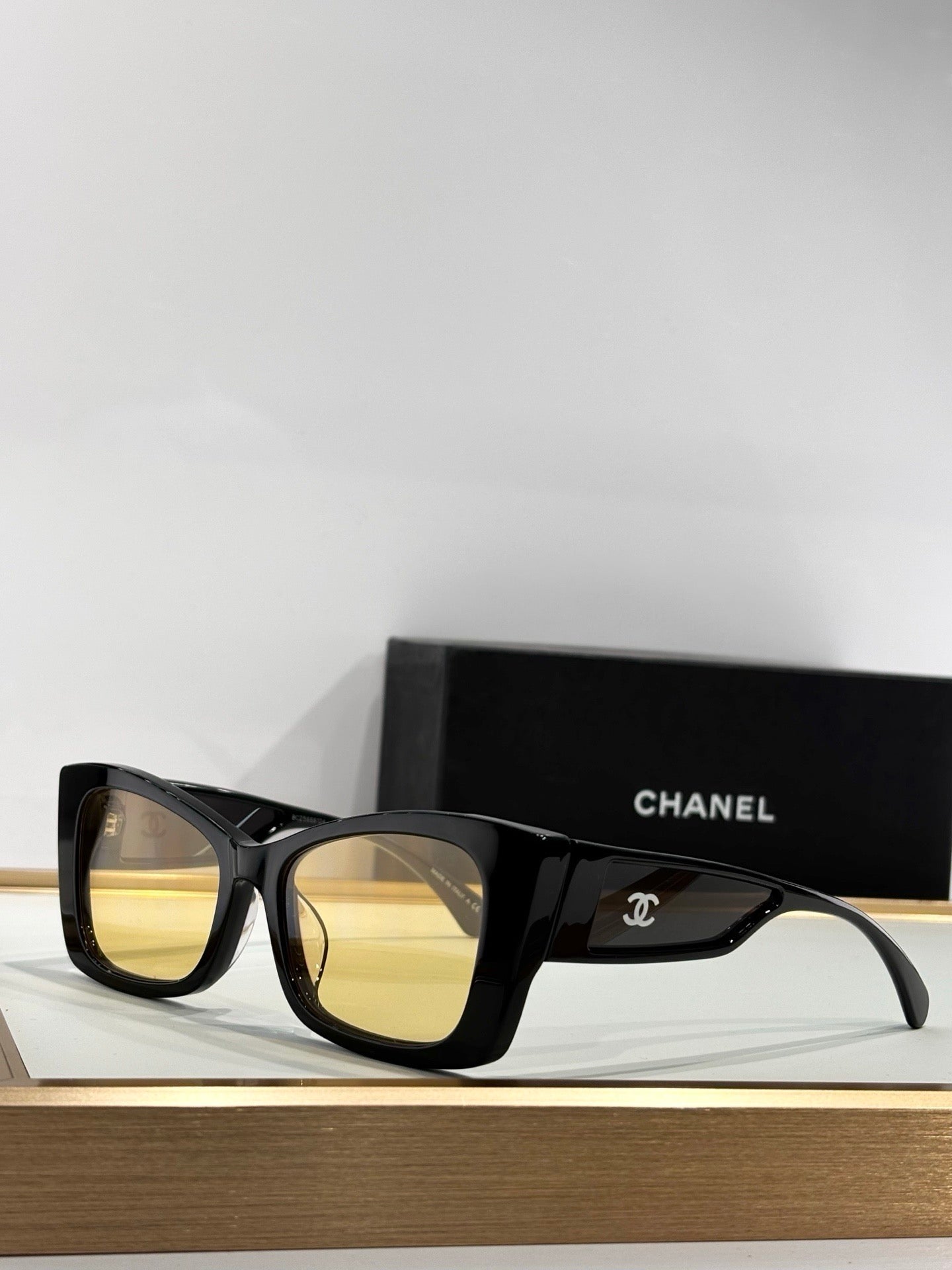 CHANEL 5430 Cat Eye Shape Sunglasses   🖤