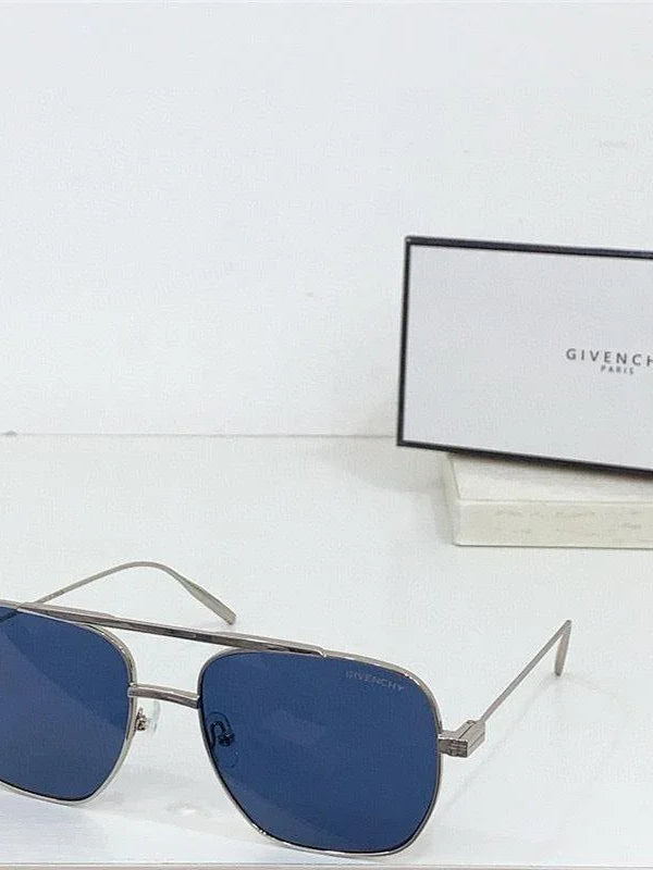 GIVENCHY GV 40041 U 02C  Sunglasses ✨