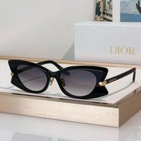 DIOR Dior DiorButterfly S2F Black Rectangular Sunglasses ✨