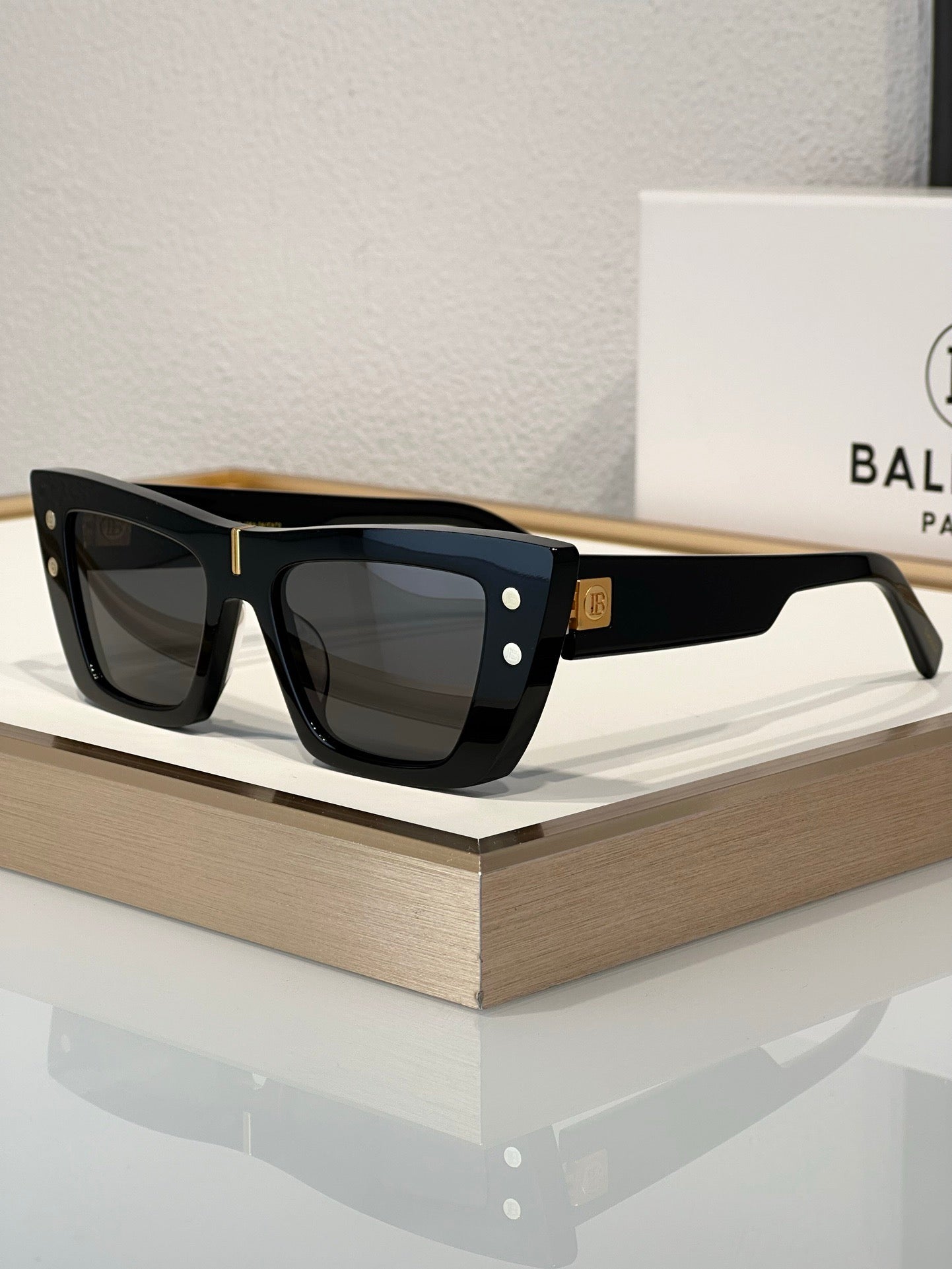 Balmain B-Eye BPS-156A-54 Unisex Sunglasses  ✨