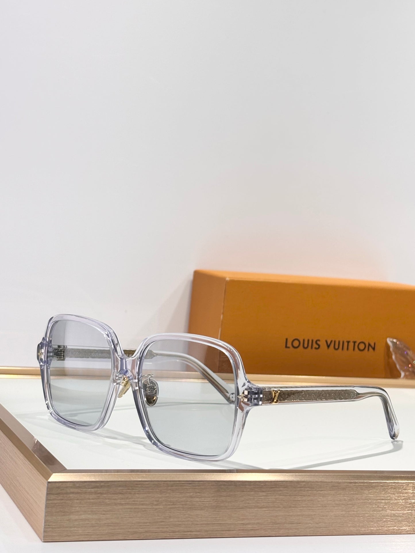 Louis Vuitton Z3044E LV Aura Square Sunglasses  ✨