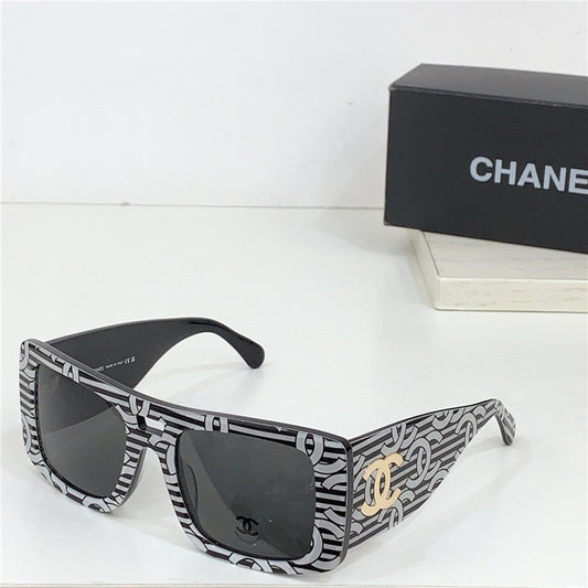 CHANEL Square Sunglasses 9141 🖤