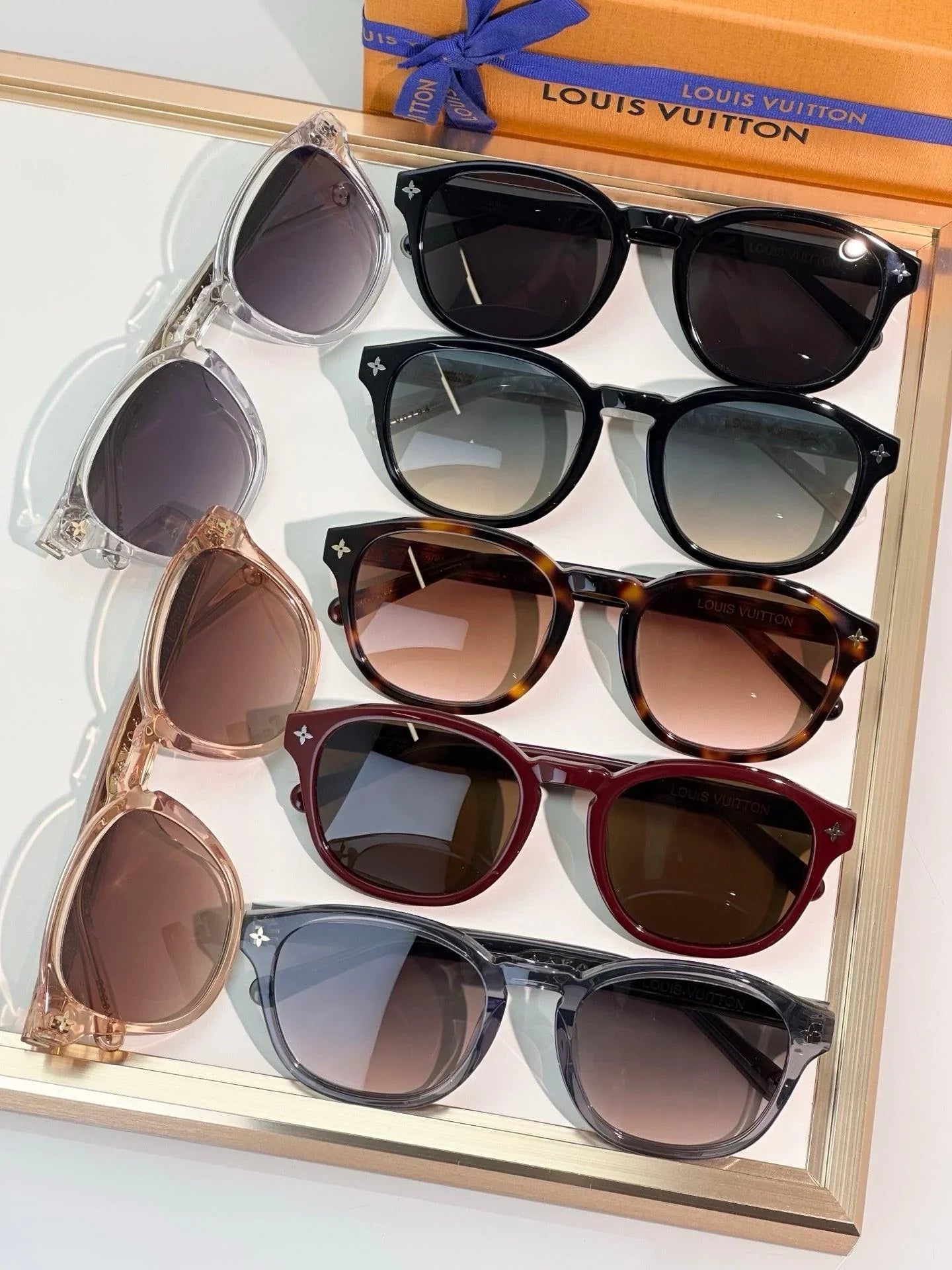 LV Aura Pantos Sunglasses The high level of craftsmanship and attention to detail is  main image 4