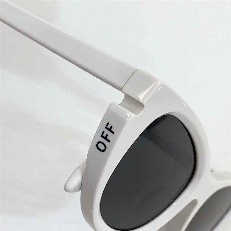 OFF-White!  BOULDER OERI112 Sunglasses ✨