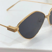 GIVENCHY GV 40040U  Sunglasses ✨