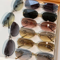 Louis Vuitton Z3166U LV Jewel Pearl Oval Sunglasses ✨