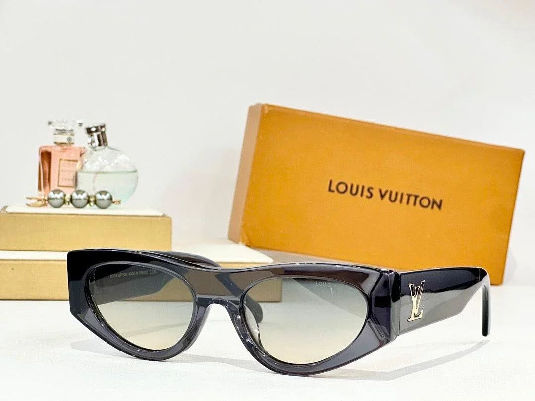 Louis Vuitton Z2181U LV Clash Round Cat Eye Sunglasses ✨