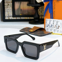 Louis Vuitton Z1579W LV Clash Square Sunglasses ✨