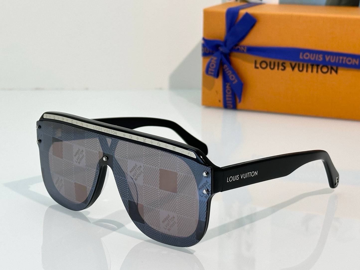 Louis Vuitton Z2878U LV Waimea Mask Round  Sunglasses  ✨