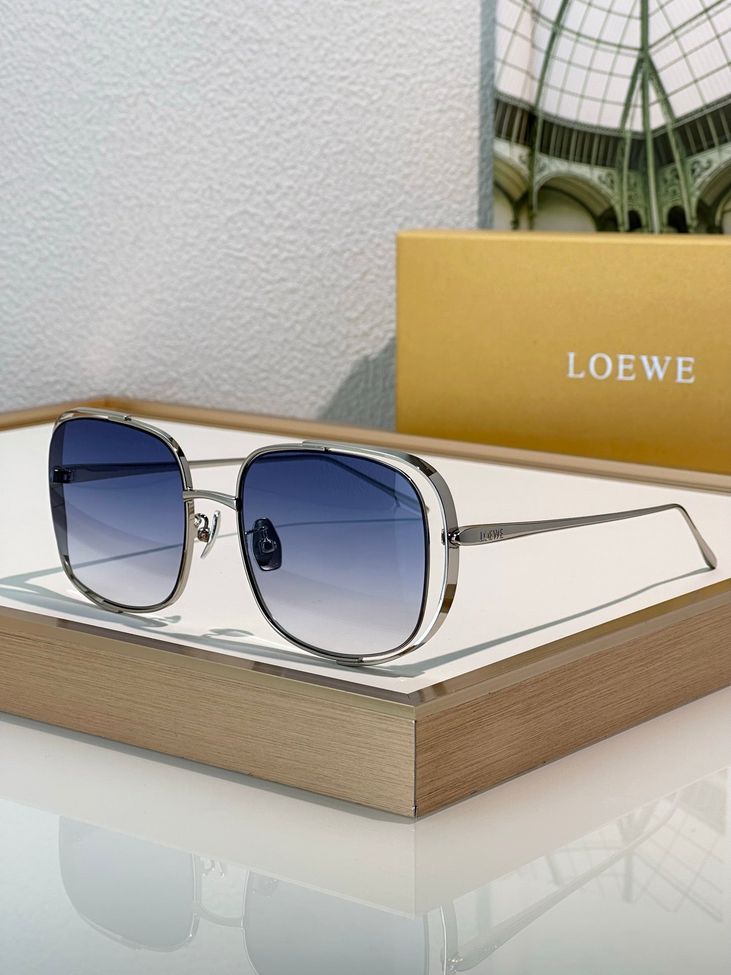 LOEWE Signature Cut Out LW 40148U Sunglasses  ✨