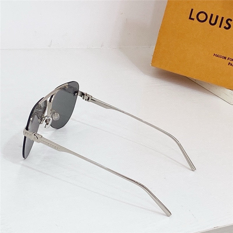 Louis Vuitton Z1261E LV Ash Sunglasses ✨