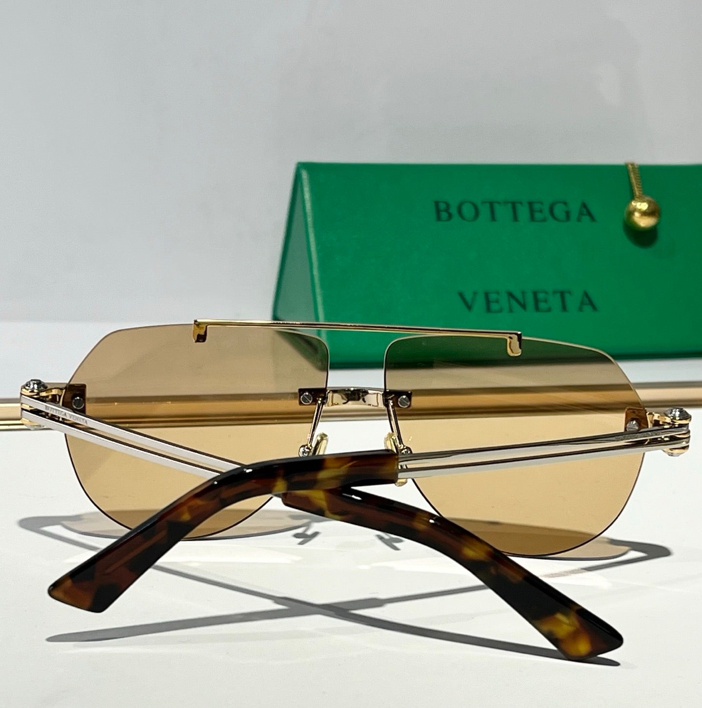 BOTTEGA VENETA BV1342S  Unisex Sunglasses💚