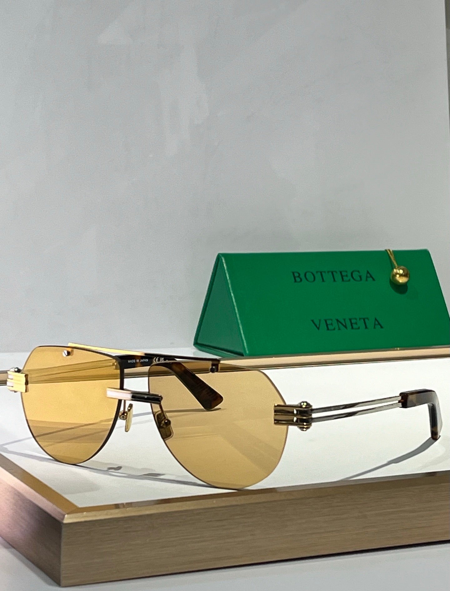 BOTTEGA VENETA BV1342S  Unisex Sunglasses💚