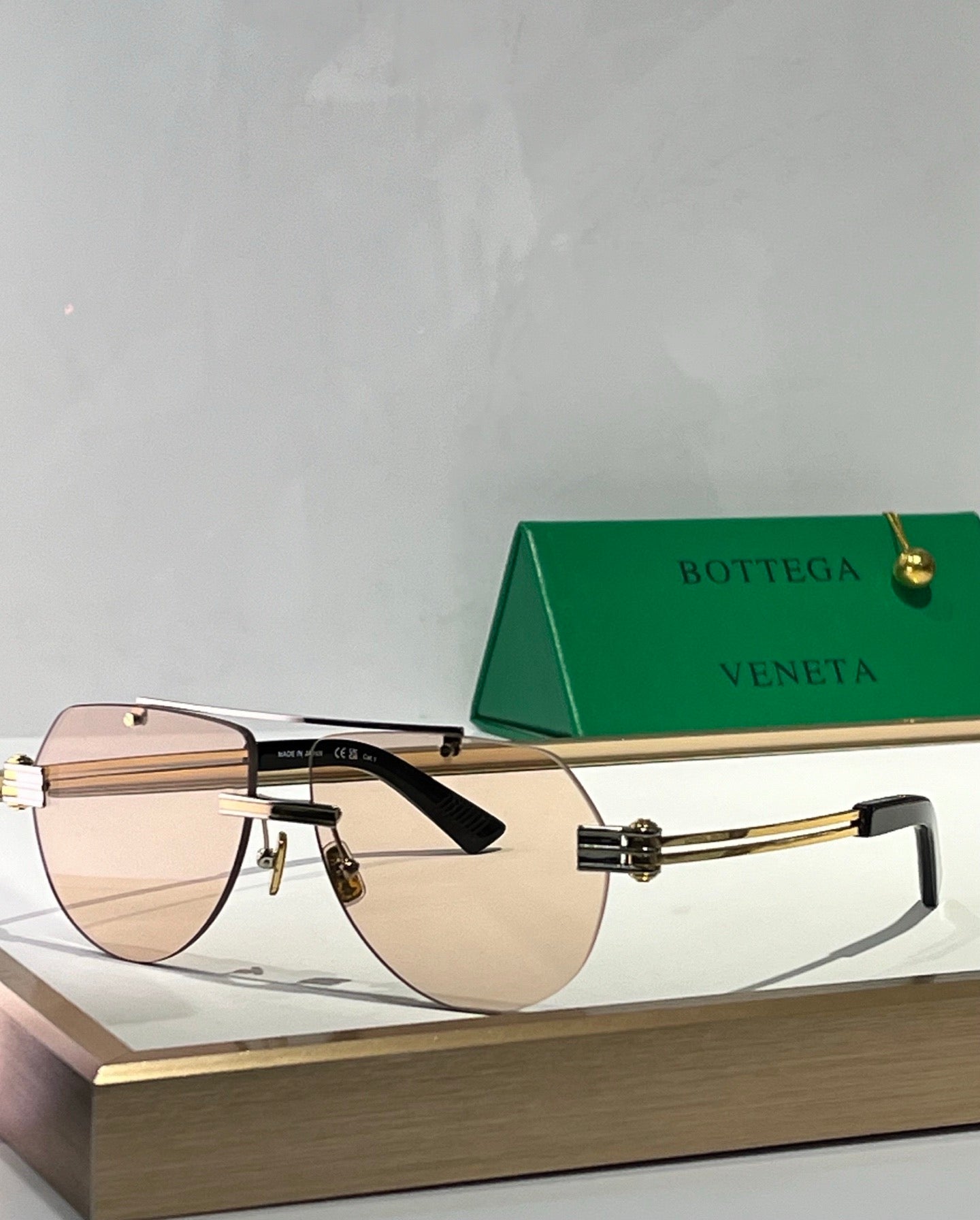 BOTTEGA VENETA BV1342S  Unisex Sunglasses💚