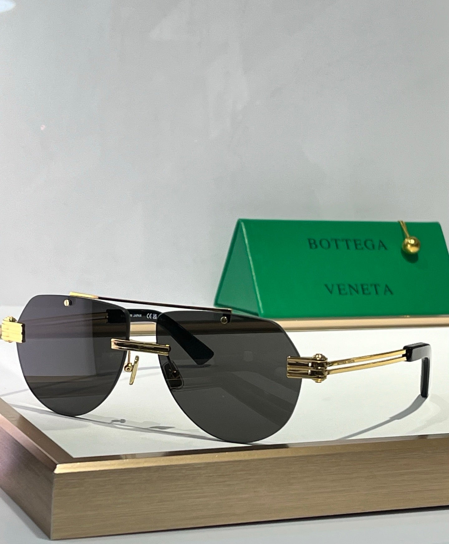 BOTTEGA VENETA BV1342S  Unisex Sunglasses💚