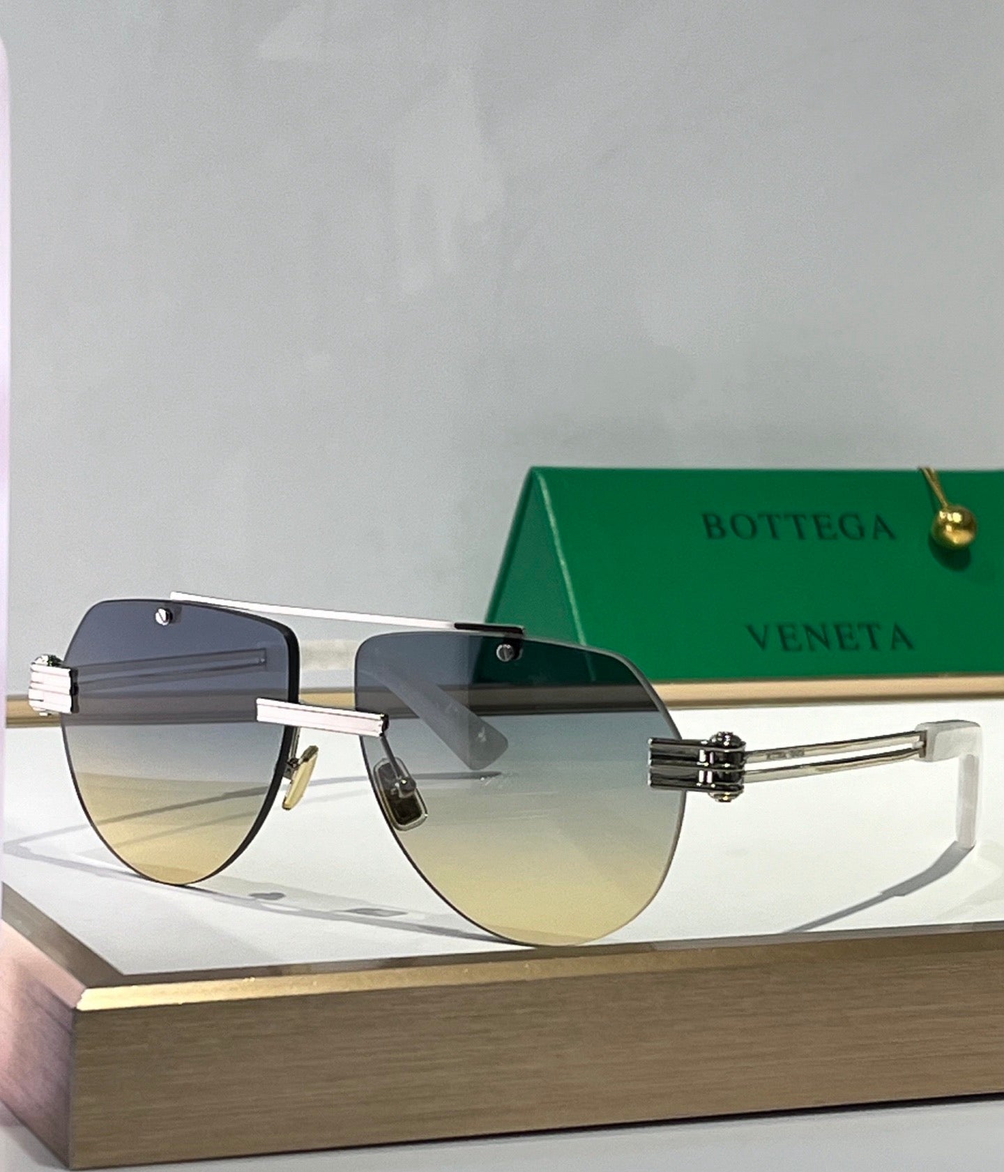 BOTTEGA VENETA BV1342S  Unisex Sunglasses💚