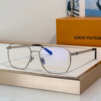 Louis Vuitton Z3388U  LV Whisper Squared Sunglasses✨
