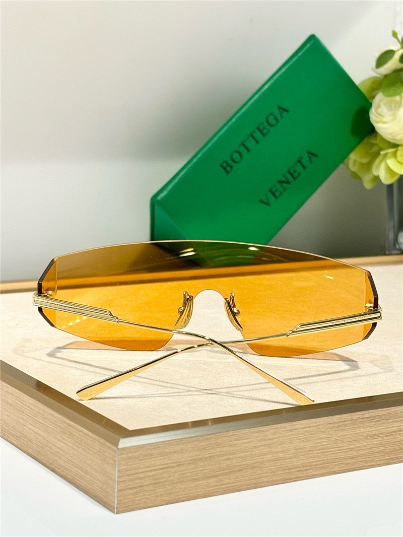 -  BOTTEGA VENETA BV1299S Unapologetic Sunglasses💚