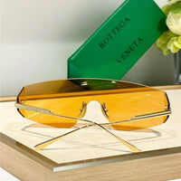 BOTTEGA VENETA BV1299S Unapologetic Sunglasses💚