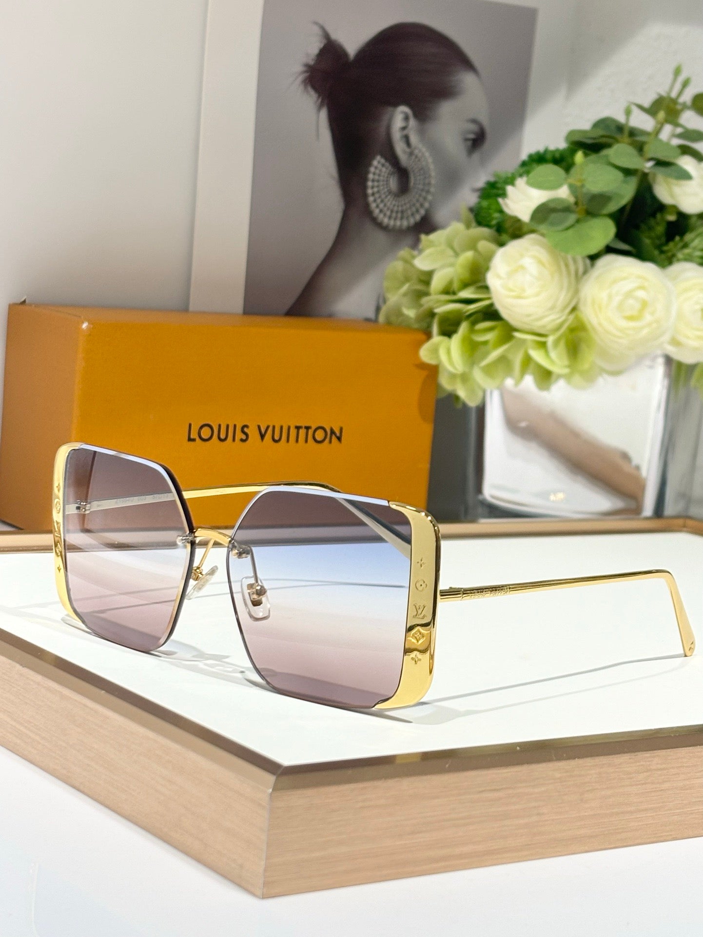 Louis Vuitton Z1994U LV Moon Metal Square Sunglasses Women's Sunglasses ✨