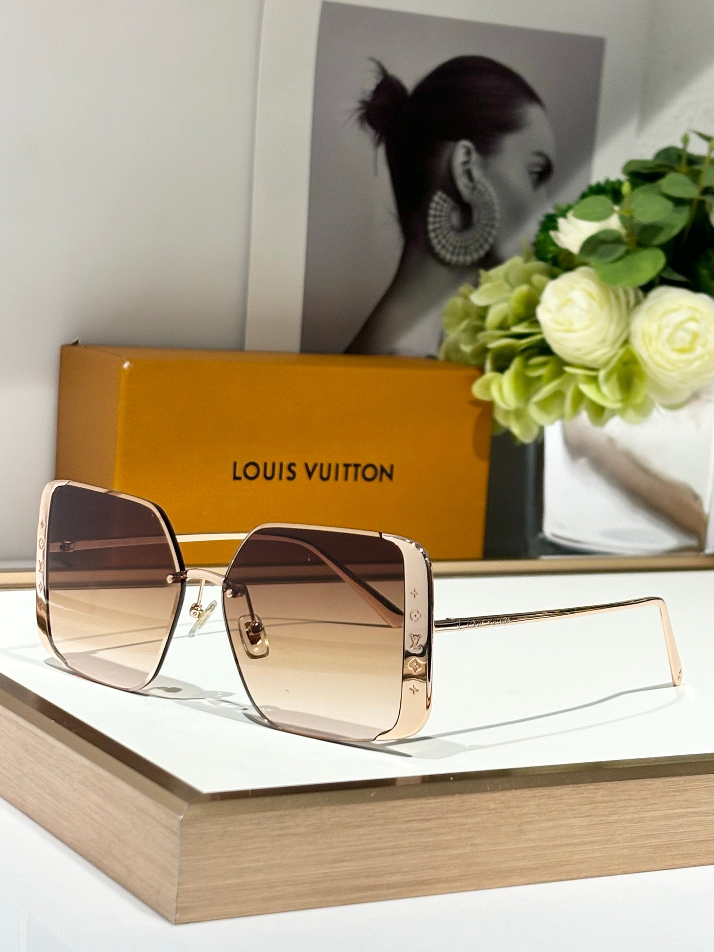 Louis Vuitton Z1994U LV Moon Metal Square Sunglasses Women's Sunglasses ✨