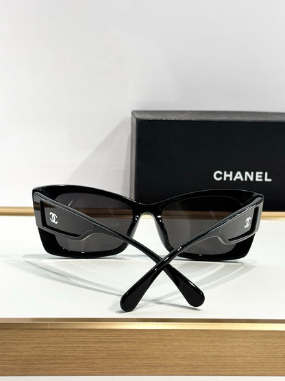 CHANEL 5430 Cat Eye Shape Sunglasses   🖤