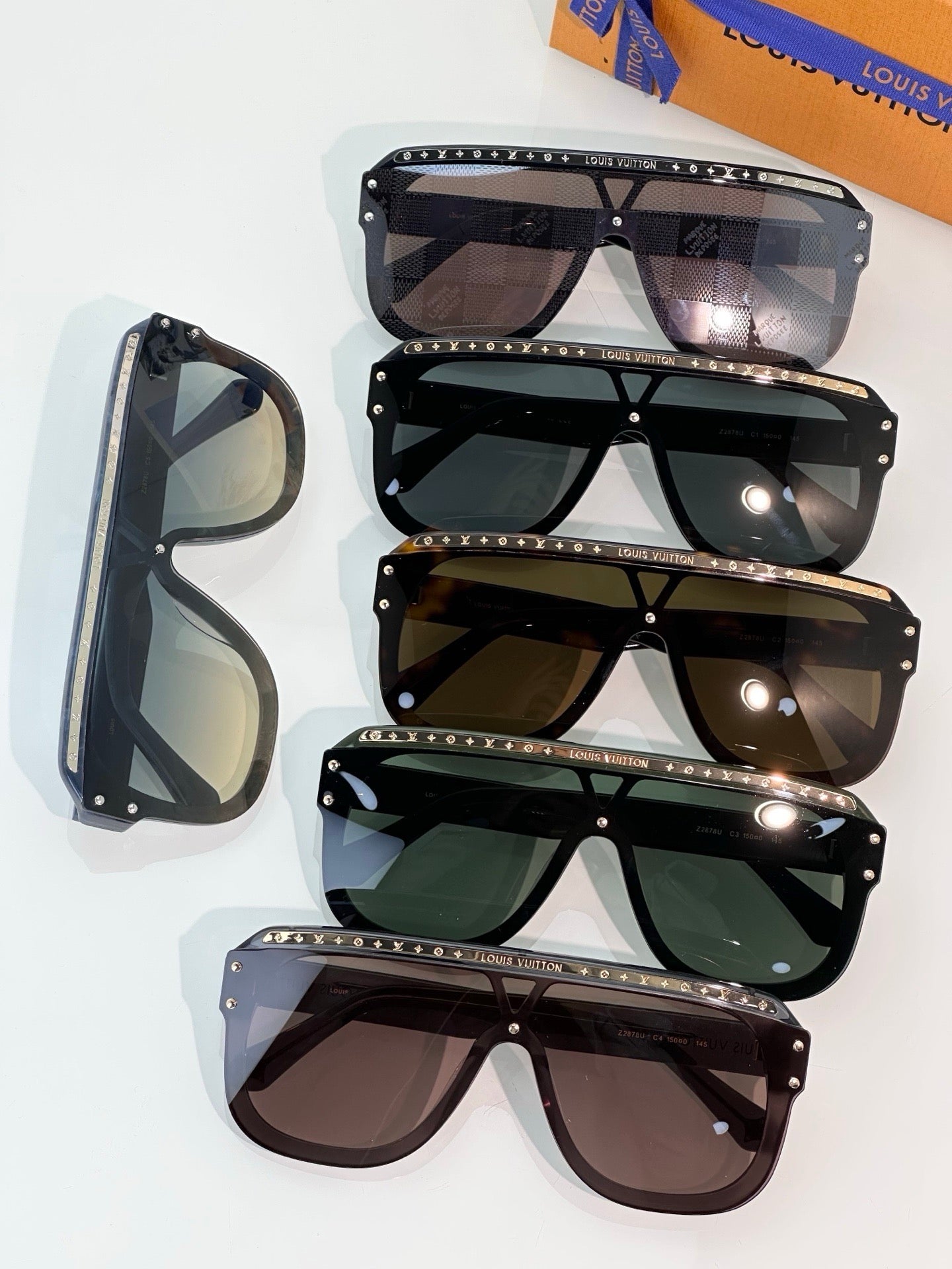 Louis Vuitton Z2878U LV Waimea Mask Round  Sunglasses  ✨