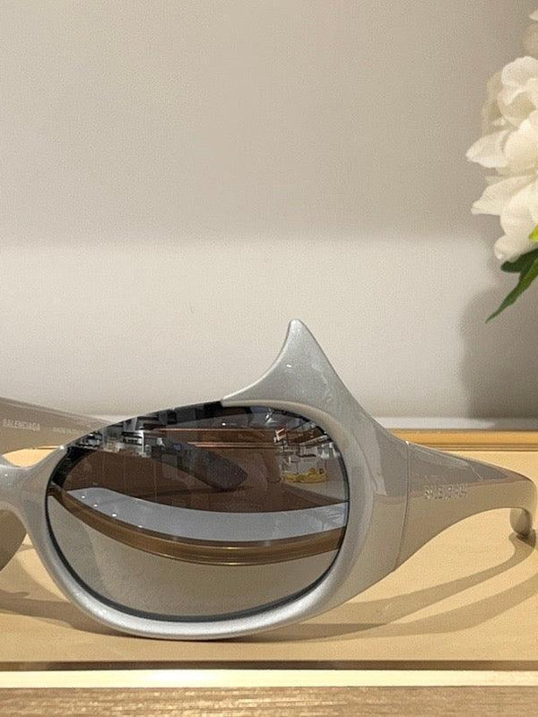 BALENCIAGA GOTHAM CAT SUNGLASSES  ✨
