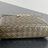 Bottega Veneta Bang Bang Vanity Case in Intrecciato Leathers 💚