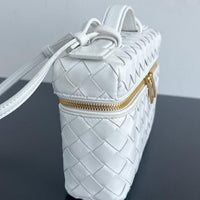 Bottega Veneta Bang Bang Vanity Case in Intrecciato Leathers 💚