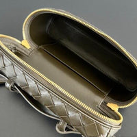 Bottega Veneta Bang Bang Vanity Case in Intrecciato Leathers 💚