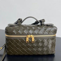 Bottega Veneta Bang Bang Vanity Case in Intrecciato Leathers 💚