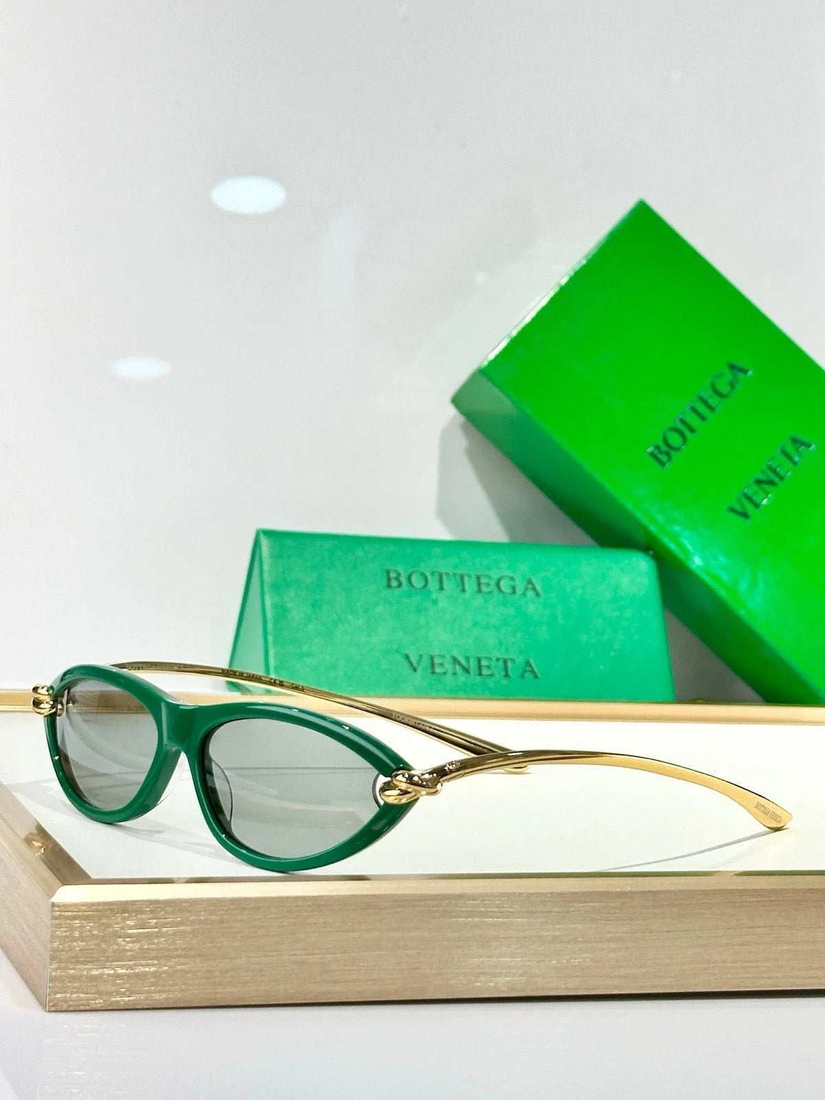 '- BOTTEGA VENETA BV1390 Women's Sunglasses💚