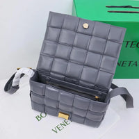 Bottega Veneta Classic size Padded Cassette leather bag 💚