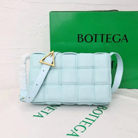 Bottega Veneta Classic size Padded Cassette leather bag 💚