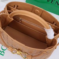 Bottega Veneta Medium Andiamo leather bag 💚